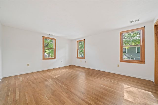 8 Winthrop Ave, Duxbury, MA 02332