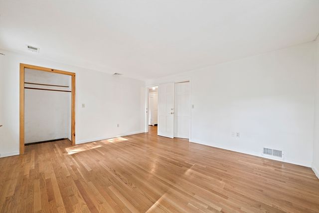 8 Winthrop Ave, Duxbury, MA 02332