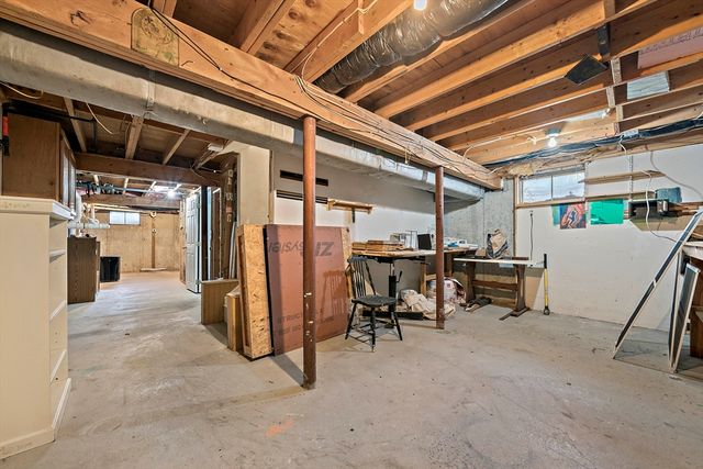 8 Winthrop Ave, Duxbury, MA 02332
