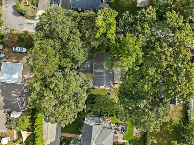 8 Winthrop Ave, Duxbury, MA 02332