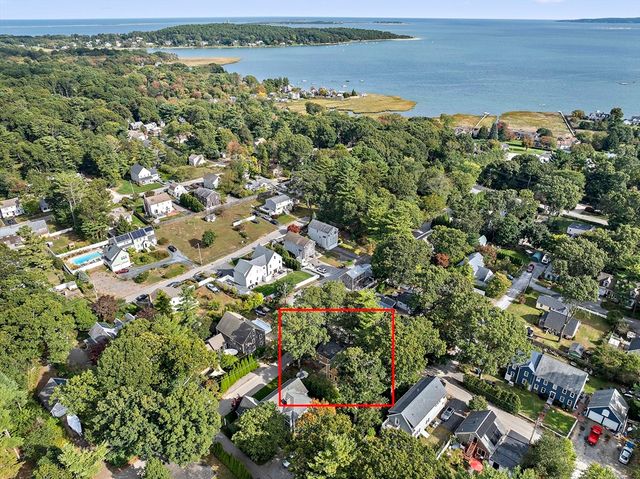 8 Winthrop Ave, Duxbury, MA 02332