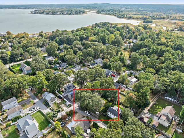8 Winthrop Ave, Duxbury, MA 02332
