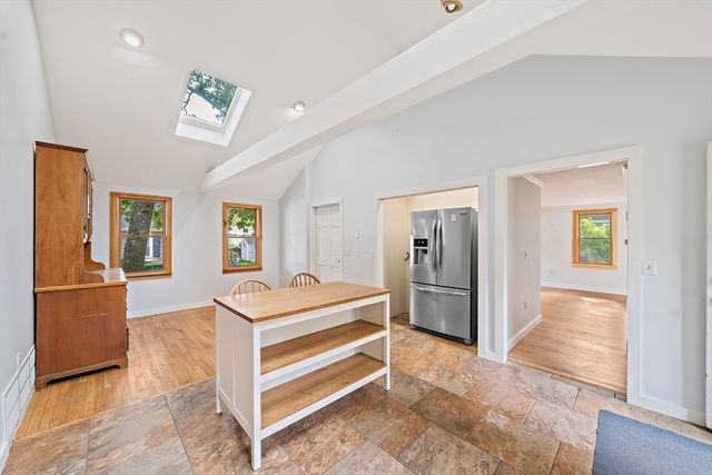 8 Winthrop Ave, Duxbury, MA 02332
