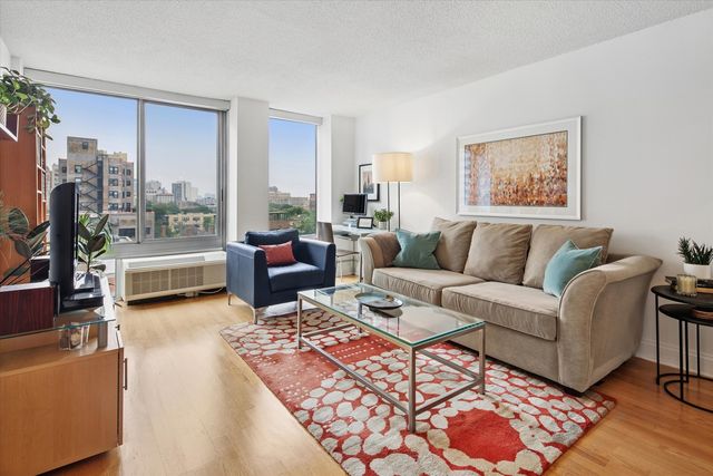 450 W Briar Place 8N, Chicago, IL 60657