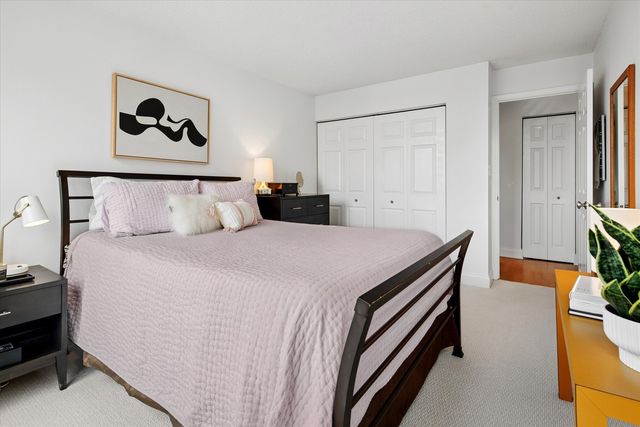 450 W Briar Place 8N, Chicago, IL 60657