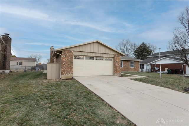 2096 Sierra Trail, Xenia, OH 45385