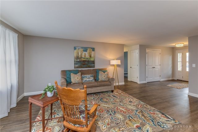 2096 Sierra Trail, Xenia, OH 45385