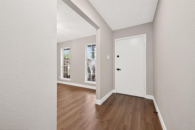 338 Coach Lamp Lane, Houston, TX 77060