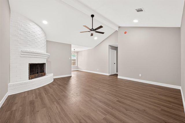 338 Coach Lamp Lane, Houston, TX 77060