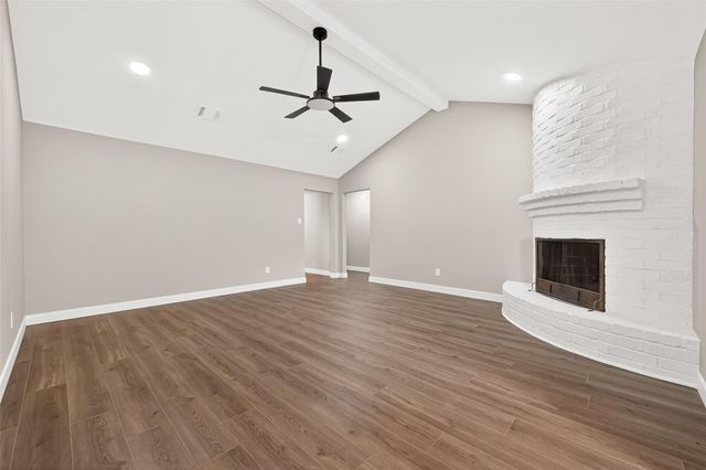 338 Coach Lamp Lane, Houston, TX 77060