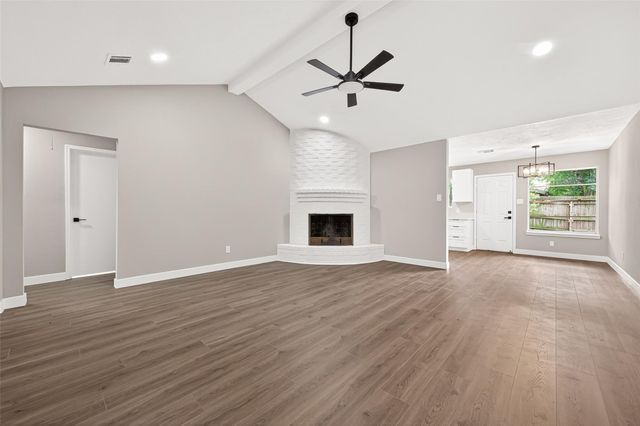 338 Coach Lamp Lane, Houston, TX 77060