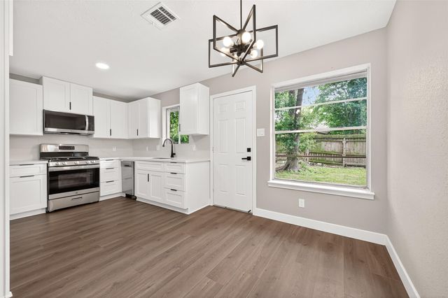 338 Coach Lamp Lane, Houston, TX 77060