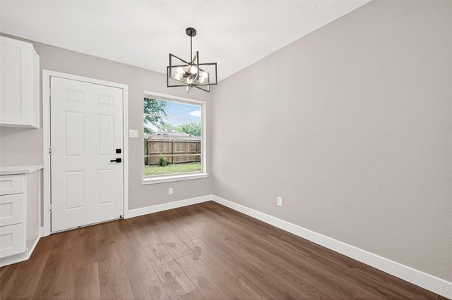 338 Coach Lamp Lane, Houston, TX 77060