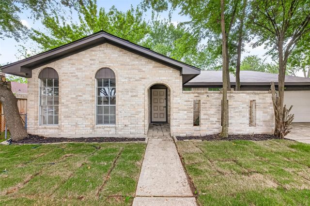 338 Coach Lamp Lane, Houston, TX 77060