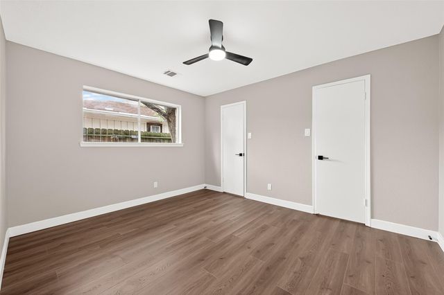 338 Coach Lamp Lane, Houston, TX 77060