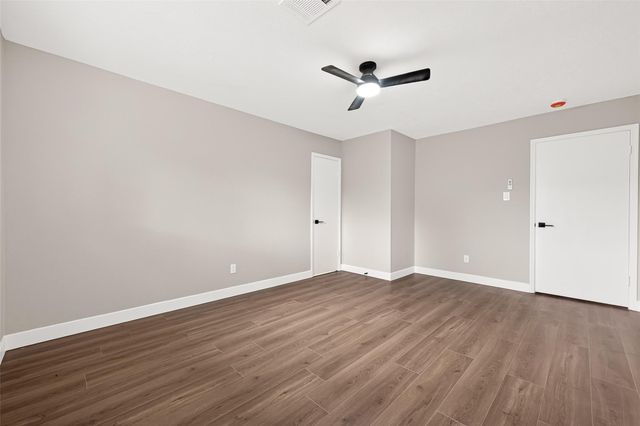 338 Coach Lamp Lane, Houston, TX 77060