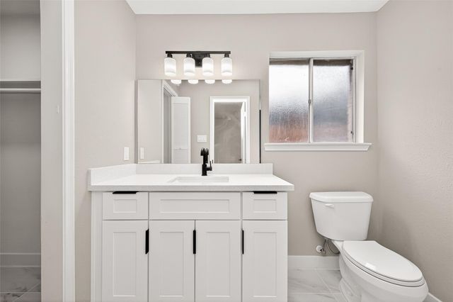 338 Coach Lamp Lane, Houston, TX 77060