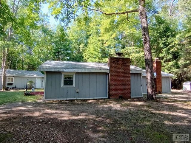 1701 S River Road, Beaverton, MI 48612