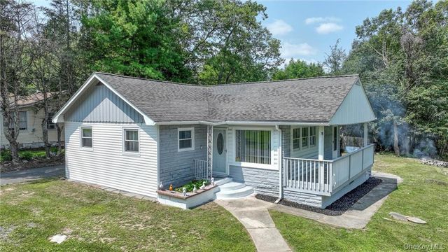 28 Cottage Street W, Wurtsboro, NY 12790