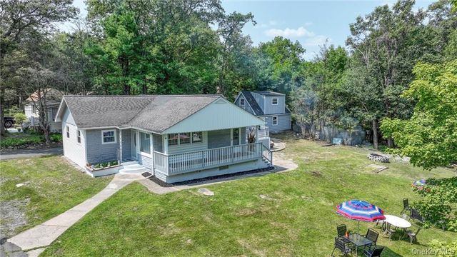 28 Cottage Street W, Wurtsboro, NY 12790