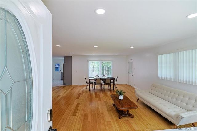 28 Cottage Street W, Wurtsboro, NY 12790