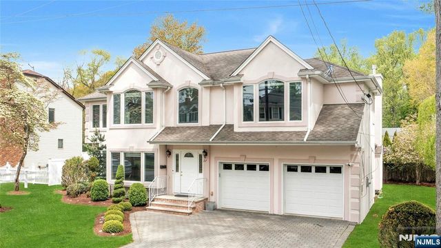 27 Highland Avenue, Demarest, NJ 07627