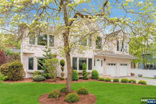 27 Highland Avenue, Demarest, NJ 07627