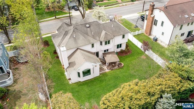 27 Highland Avenue, Demarest, NJ 07627