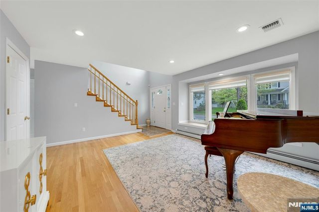 27 Highland Avenue, Demarest, NJ 07627