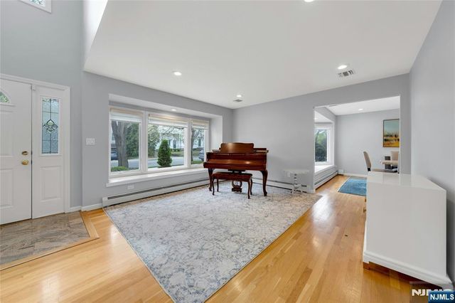 27 Highland Avenue, Demarest, NJ 07627