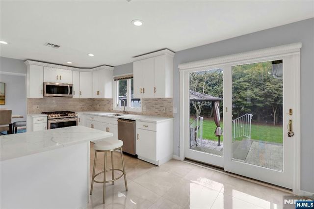 27 Highland Avenue, Demarest, NJ 07627
