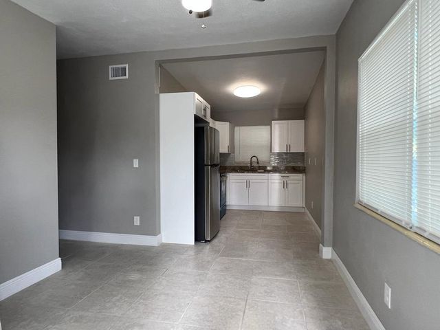 3990 Plum Tree Drive, Lake Worth, FL 33462