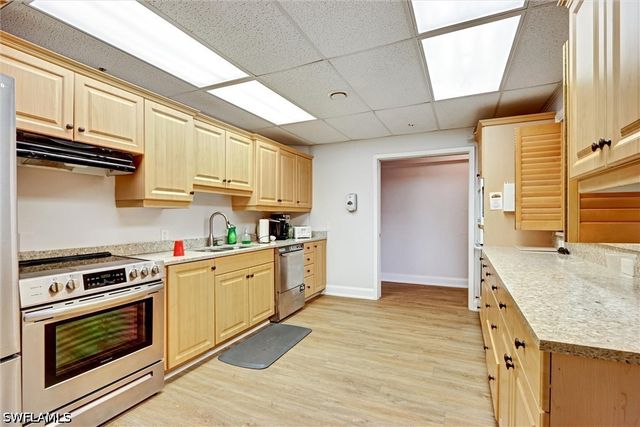 15512 Cedarwood LN 3-2, Naples, FL 34110