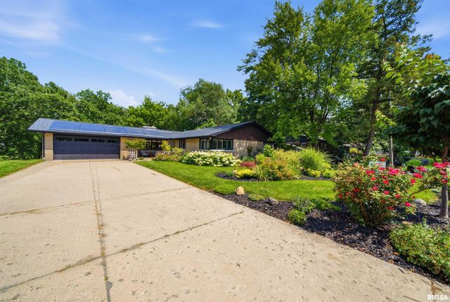 5200 N SHERBROOK Lane, Peoria, IL 61614