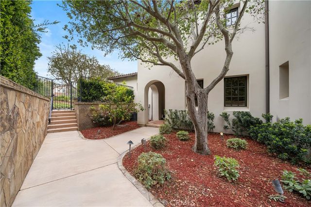 32 Golden Eagle, Irvine, CA 92603