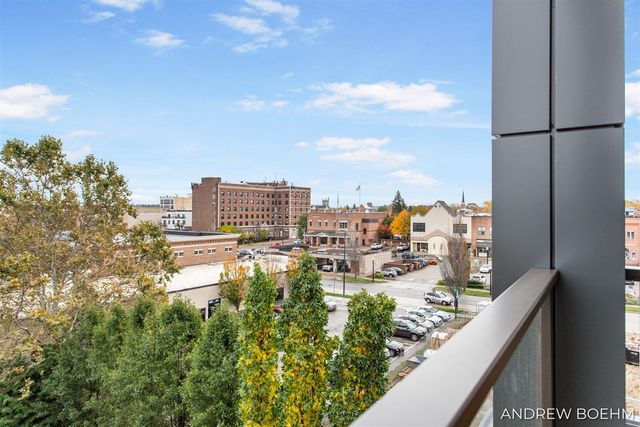 159 S River Avenue 503, Holland, MI 49423