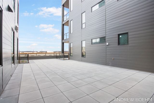 159 S River Avenue 503, Holland, MI 49423