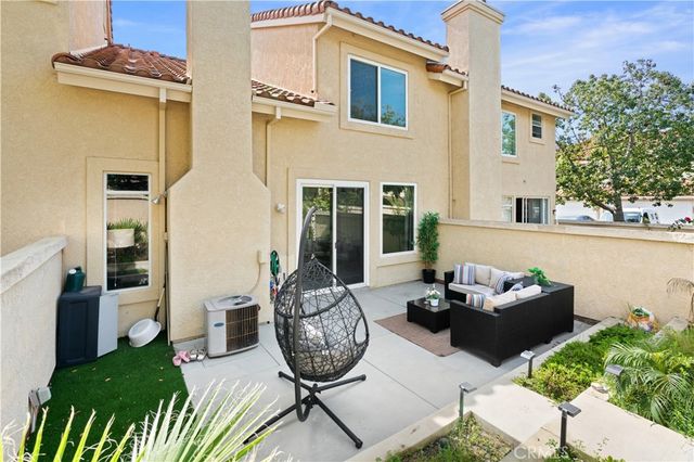 10889 Creekbridge Pl, San Diego, CA 92128