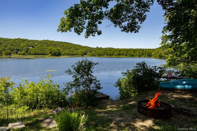 31 Lake Shore Drive, Pine Plains, NY 12567