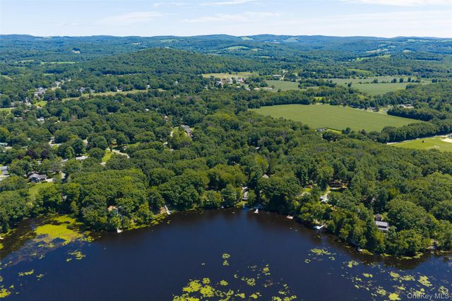 31 Lake Shore Drive, Pine Plains, NY 12567