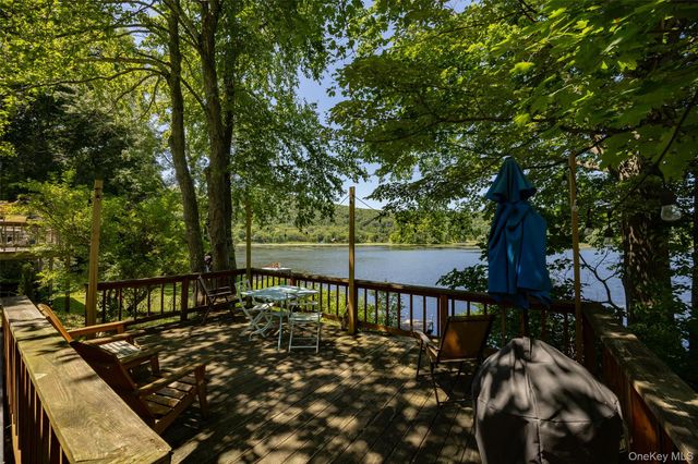 31 Lake Shore Drive, Pine Plains, NY 12567