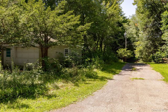 31 Lake Shore Drive, Pine Plains, NY 12567