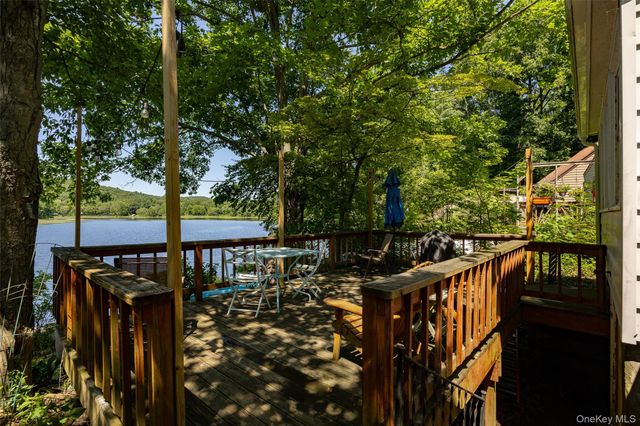 31 Lake Shore Drive, Pine Plains, NY 12567