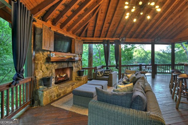 1820 Shady Falls Road, Blue Ridge, GA 30513