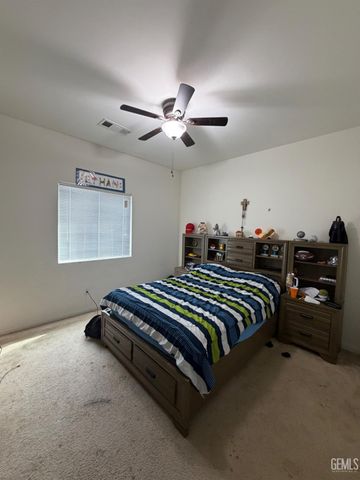 600 Vancluse Bay Drive, Bakersfield, CA 93307