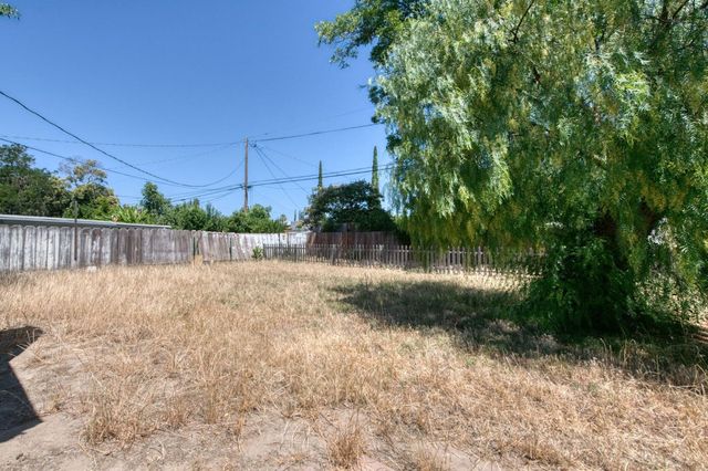 1337 E Princeton Avenue, Fresno, CA 93704