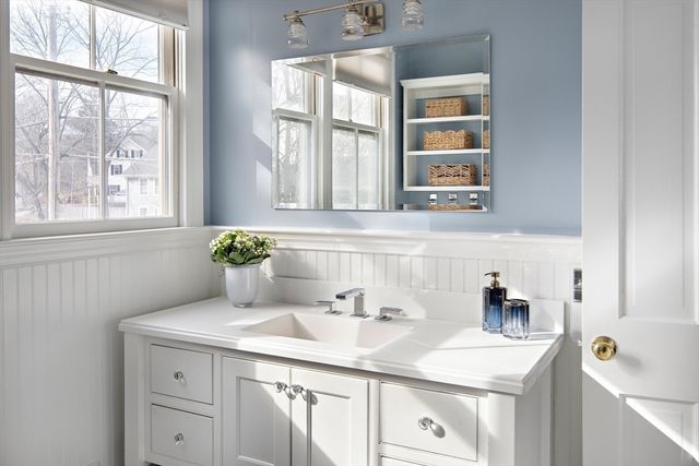 272 North St, Hingham, MA 02043