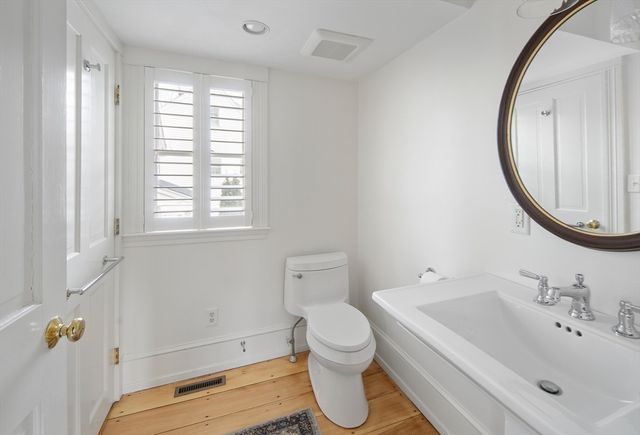 272 North St, Hingham, MA 02043