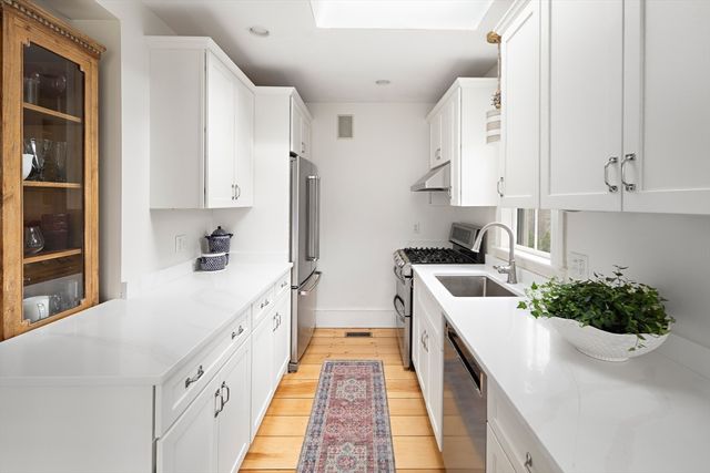 272 North St, Hingham, MA 02043