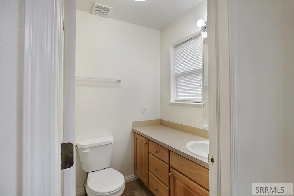 Image 10 of property listing at 1122 Matchpoint Drive, Ammon, ID 83406